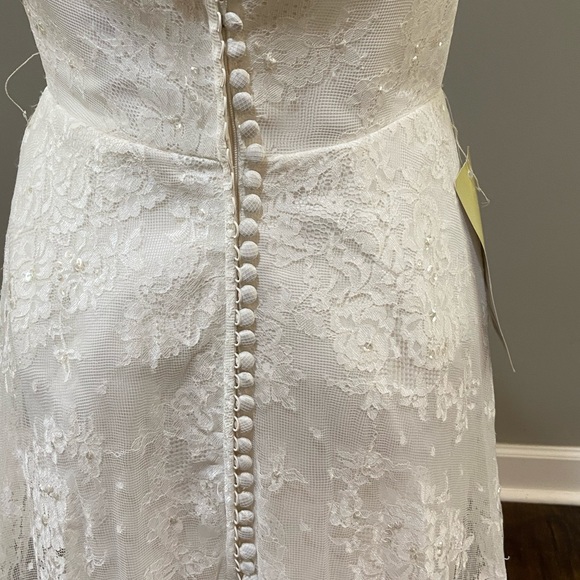 FREE Shipping! Jasmine Lace Wedding Dress - Picture 5 of 8